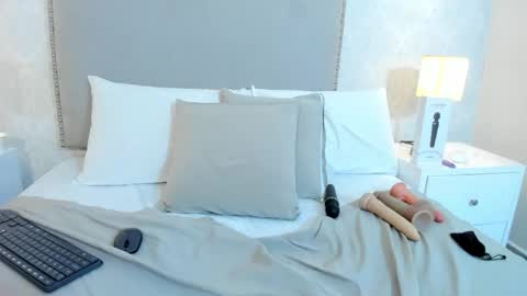 susanthomass online show from 05-15-26, 07:54