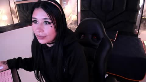 susanvilla online show from 04-16-26, 07:58