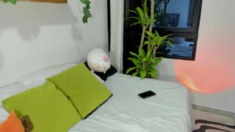 SusieGlass online show from 02-18-26, 05:25