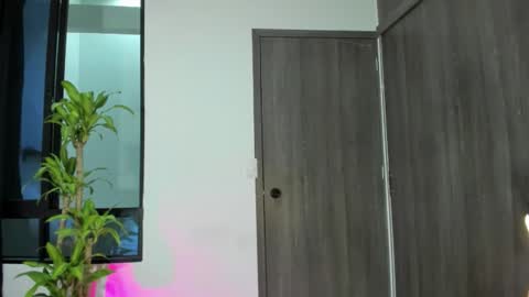 SusieGlass online show from 03-08-26, 03:54