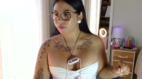Snapshot of susiesunny chatting on 05-21-26, 07:48 susana online show from 05-21-26, 07:48