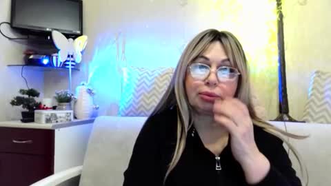 SusiexNoreen online show from 04-14-26, 01:22