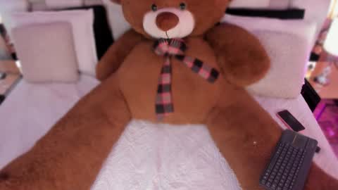  susi  online show from 03-05-26, 08:27