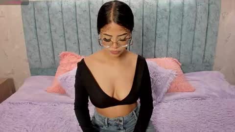 Snapshot of sussan_love01 chatting on 10-28-25, 11:58 Susan online show from 10-28-25, 11:58