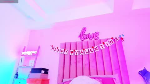 Snapshot of sussan_nicolle1 chatting on 02-17-25, 06:15 Sussan Nicole online show from 02-17-25, 06:15