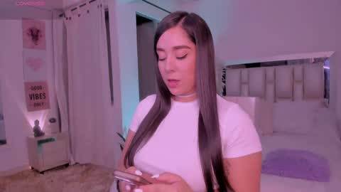 sussy_bell_ online show from 04-26-26, 11:35