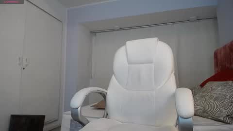 sussy leon online show from 12-12-24, 04:43