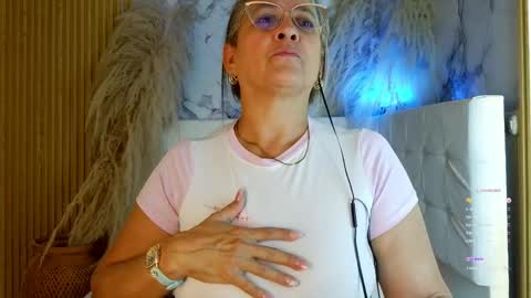 Snapshot of sussy_perez_ chatting on 05-19-26, 03:46 Sussy online show from 05-19-26, 03:46