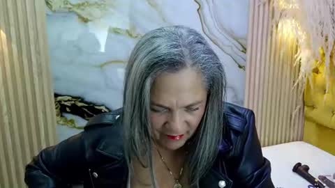 Snapshot of sussy_perez_ chatting on 07-25-26, 01:36 Sussy online show from 07-25-26, 01:36