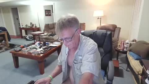 Snapshot of suttond4858 chatting on 10-27-25, 01:42 suttond4858 online show from 10-27-25, 01:42