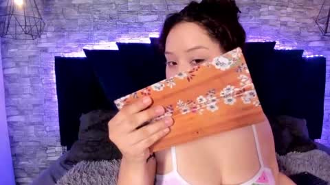 suxan_white online show from 04-23-26, 09:28