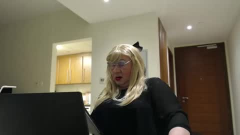 My name is Sissy or more fully Suzanna Aprilia Maria Mariquita Catarina Chinita Banci. Soy una puta - que chimba ladybug online show from 04-24-26, 03:47