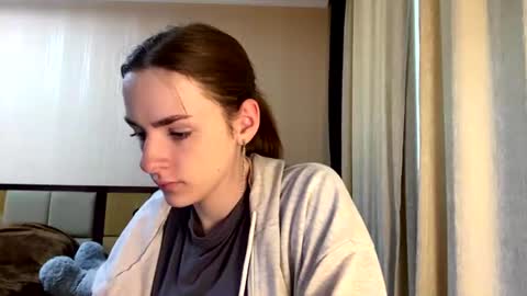Snapshot of suzannetigerino chatting on 06-28-26, 07:47 Emila online show from 06-28-26, 07:47