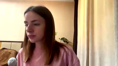 Snapshot of suzannetigerino chatting on 07-11-26, 07:44 Emila online show from 07-11-26, 07:44