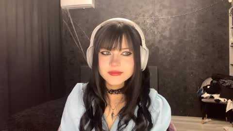EmilySuonn online show from 04-09-26, 05:29