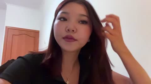 Snapshot of suziemcmackin chatting on 07-28-26, 04:41 Rina online show from 07-28-26, 04:41