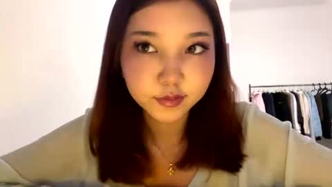 Snapshot of suziemcmackin chatting on 07-30-26, 06:51 Rina online show from 07-30-26, 06:51