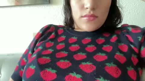 Snapshot of suzyishellawet chatting on 04-03-26, 05:11 Suzy online show from 04-03-26, 05:11