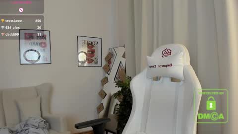 Suzy  next stream  Thursday Friday Saturday online show from 02-12-25, 06:40