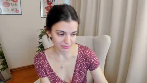 Suzy  next stream  Thursday Friday Saturday online show from 02-21-25, 05:13