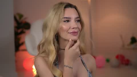 Snapshot of svveetluna chatting on 07-06-26, 03:03 SweetLuna online show from 07-06-26, 03:03