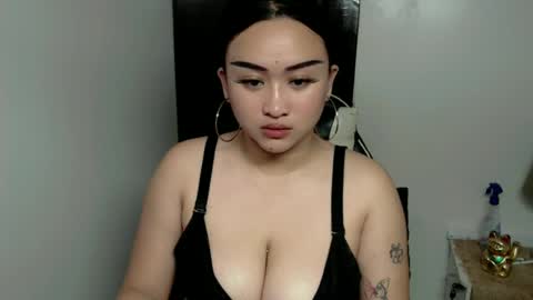 Snapshot of sw33tgirl_moaner chatting on 06-19-26, 01:04 Angelic Baby online show from 06-19-26, 01:04
