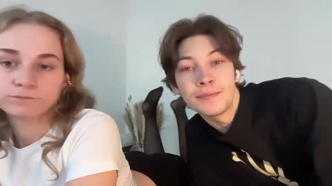 Denis and Mia online show from 04-21-26, 01:39