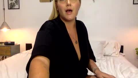 Swedish Candii online show from 12-31-24, 04:27