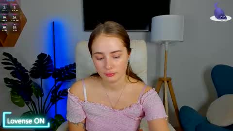 Snapshot of sweet__amily chatting on 09-30-25, 06:18 Sweet  Amily online show from 09-30-25, 06:18