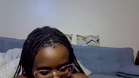 Snapshot of sweet__pixiee chatting on 12-05-25, 02:47 pixiee online show from 12-05-25, 02:47