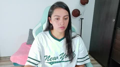 Snapshot of sweet_ahiana chatting on 05-23-26, 12:31 ahinara online show from 05-23-26, 12:31