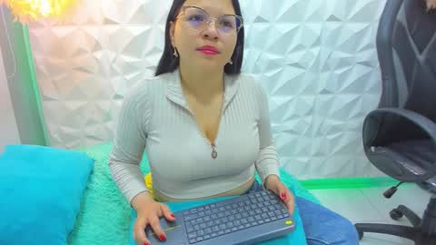 Snapshot of sweet_angeel_01 chatting on 01-13-26, 11:26 Angel online show from 01-13-26, 11:26
