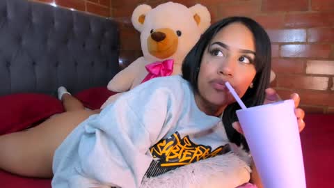 Stephanie online show from 01-31-25, 03:44