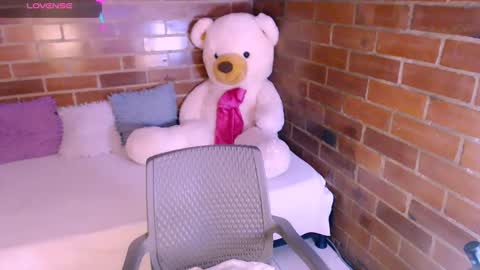 Stephanie online show from 09-26-25, 08:24