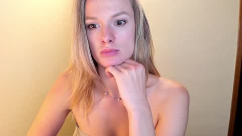 Snapshot of sweet_angel_a chatting on 12-12-24, 12:38 Ann - your sweet girl online show from 12-12-24, 12:38