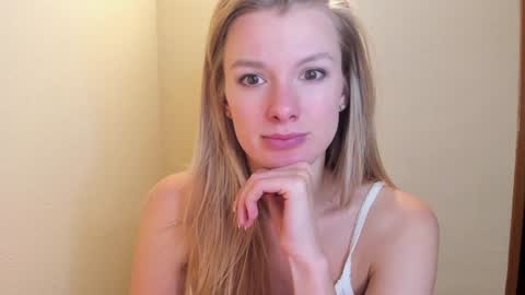 Snapshot of sweet_angel_a chatting on 01-27-25, 10:06 Ann - your sweet girl online show from 01-27-25, 10:06
