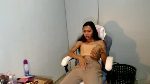 Snapshot of sweet_angelagold chatting on 07-22-26, 07:00 Angela Gold online show from 07-22-26, 07:00