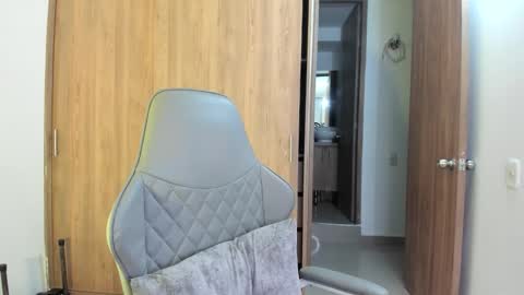 Asheley online show from 03-18-26, 01:31