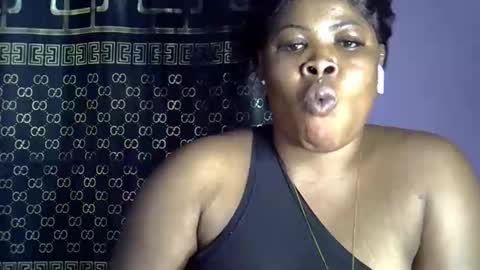 Snapshot of sweet_baby06 chatting on 10-24-25, 11:23 baby girl online show from 10-24-25, 11:23
