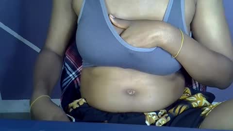 Snapshot of sweet_berry31 chatting on 09-26-25, 07:12 baby girl online show from 09-26-25, 07:12