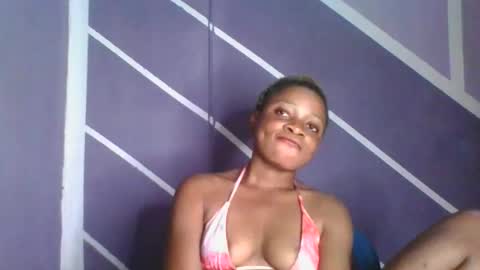 Snapshot of sweet_berry31 chatting on 10-05-25, 11:24 baby girl online show from 10-05-25, 11:24