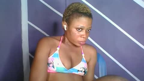 Snapshot of sweet_berry31 chatting on 10-13-25, 12:54 baby girl online show from 10-13-25, 12:54