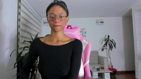 sweet_brunette88 online show from 03-09-25, 03:01