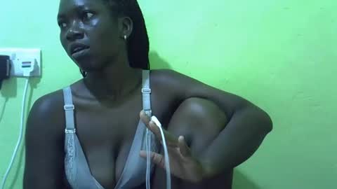 sweet_cherie1 online show from 03-16-26, 08:07