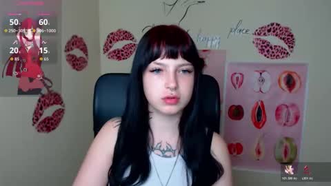 Snapshot of sweet_cherryg chatting on 05-17-26, 06:48 Ivy online show from 05-17-26, 06:48