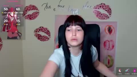 Snapshot of sweet_cherryg chatting on 05-25-26, 06:19 Ivy online show from 05-25-26, 06:19