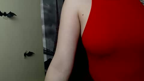 Snapshot of sweet_cherryg chatting on 05-29-26, 12:14 Ivy online show from 05-29-26, 12:14