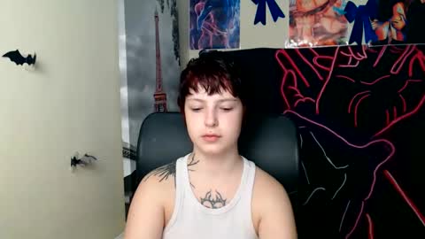 Snapshot of sweet_cherryg chatting on 06-05-26, 06:42 Ivy online show from 06-05-26, 06:42