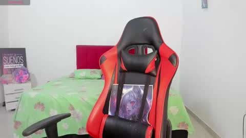 Snapshot of sweet_coral_ chatting on 02-01-26, 12:15 sweet_coral_ online show from 02-01-26, 12:15