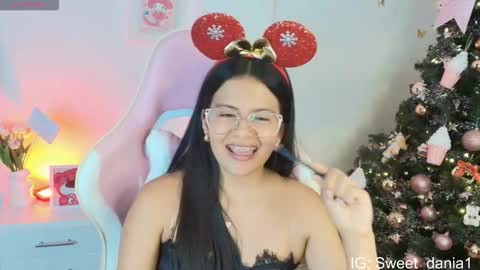 sweet_dania_ online show from 12-20-25, 06:53